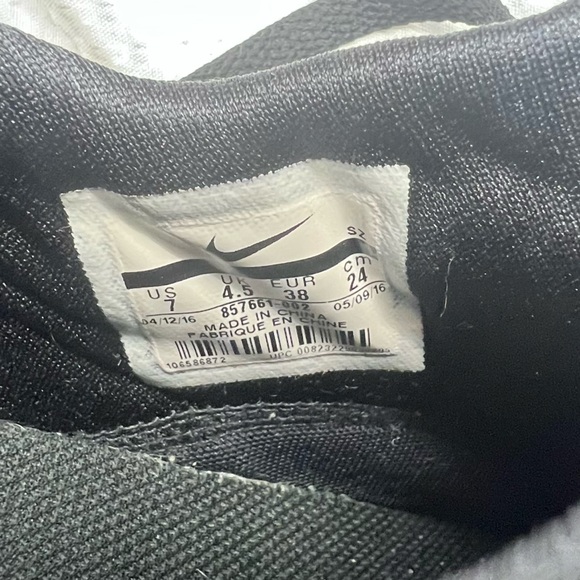 NIKE AIR MAX ZERO Style 857661-002 Colorway BLACK/BLACK-SAIL sz 7 - Picture 3 of 9